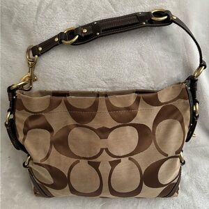 Vintage Coach Hobo Shoulder Bag with Heavy Gold Hardware 11648